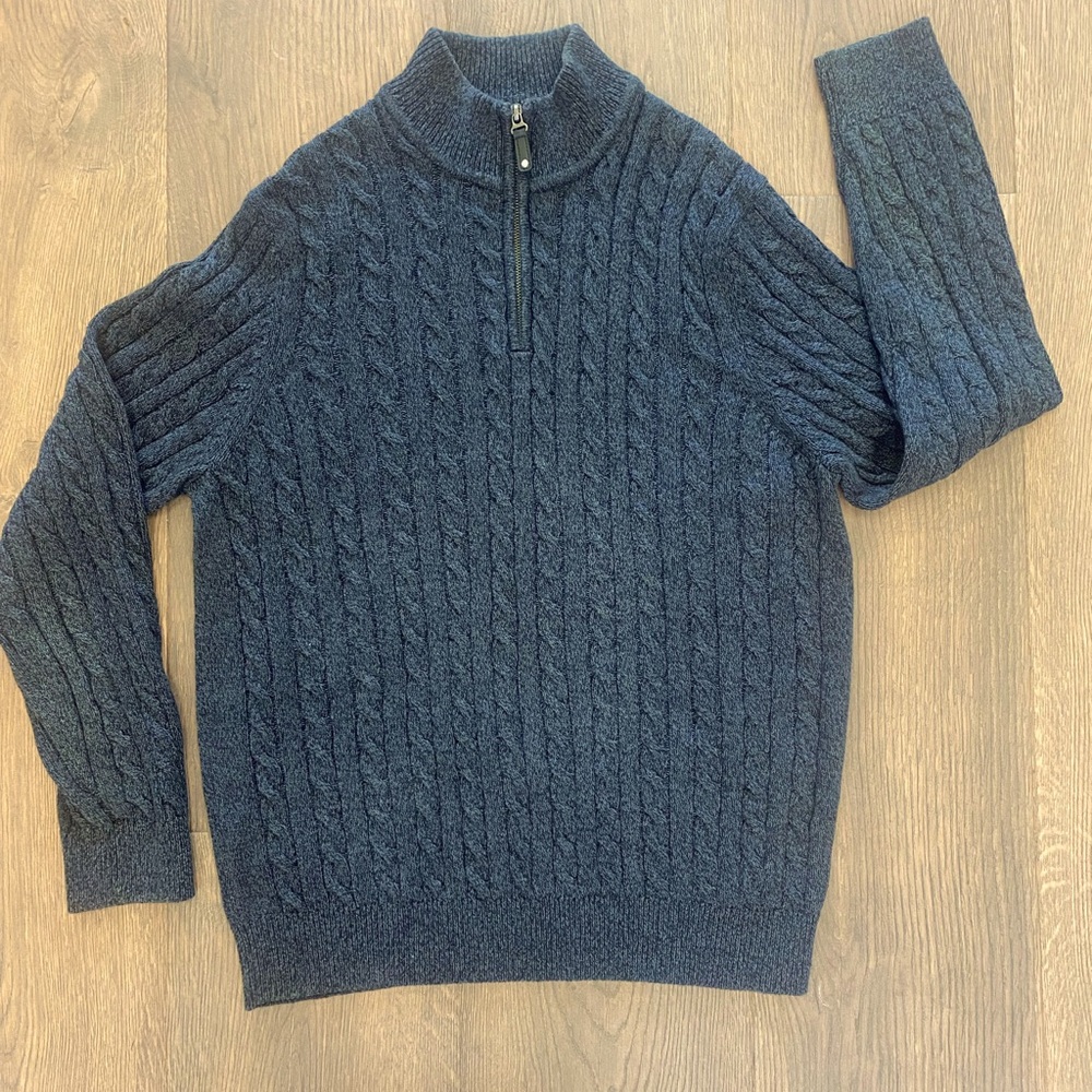 Men’s classic charcoal cableknit pullover sweater , Denver Hayes
